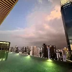 Heart Of The City Luxury Apartment In Trx